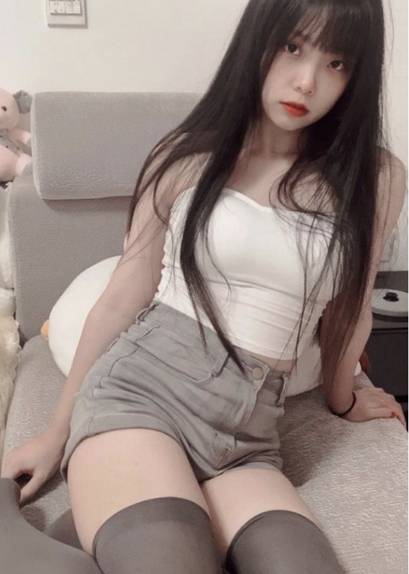 25岁离异少妇兼职赚点奶粉钱